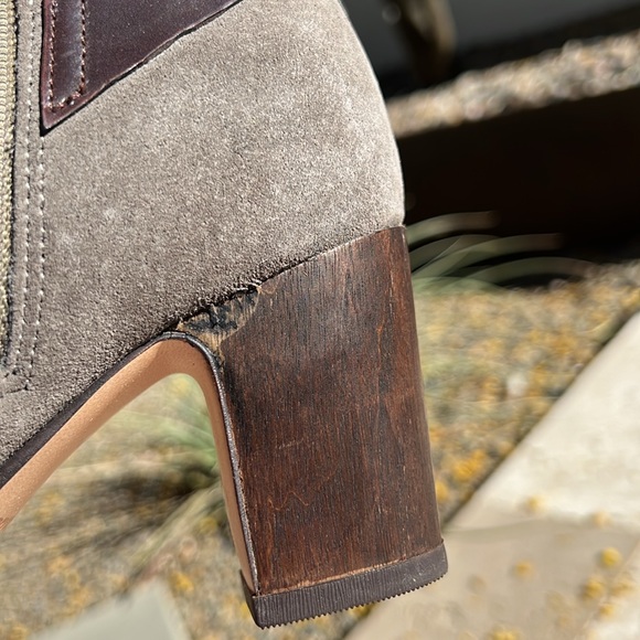 Clarks grey suede and leather zip-up booties - Picture 8 of 11